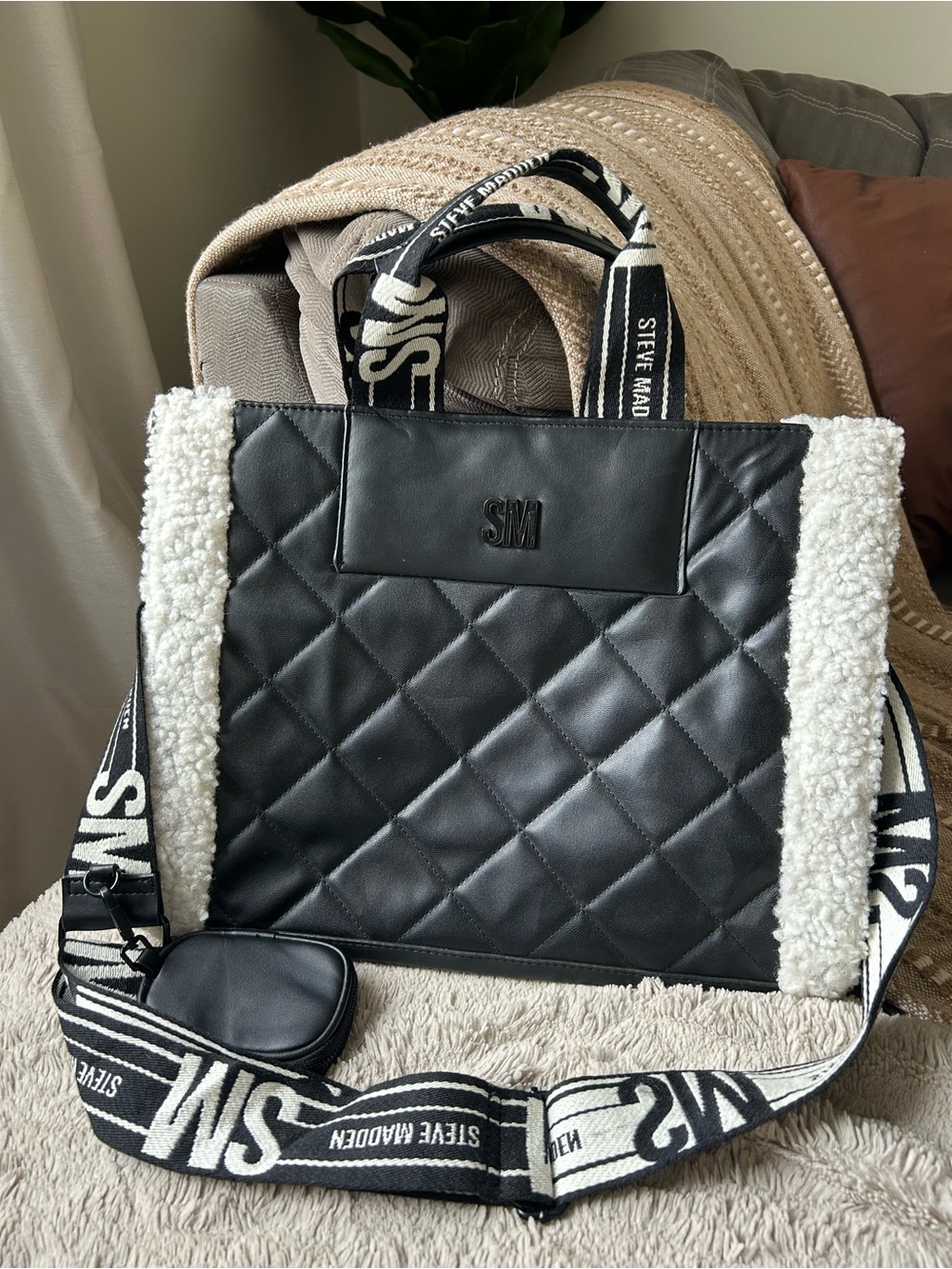 Steve Madden Black Quilted Sherpa Bdaniii Tote crossbody bag